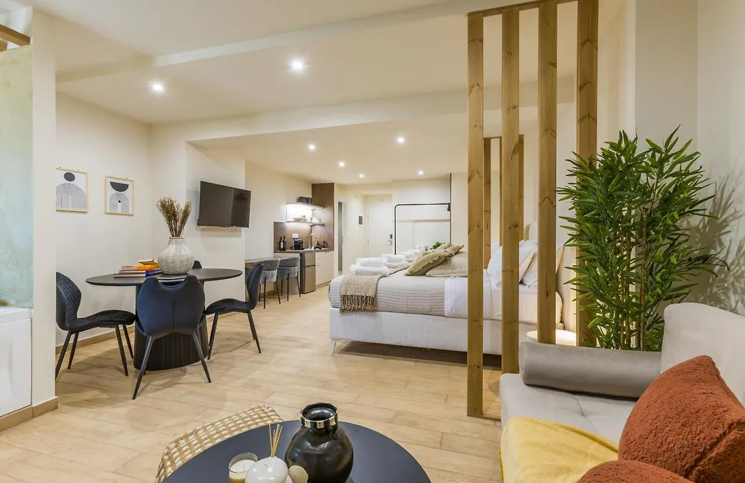 Raise Thiseio Stylish Living-1