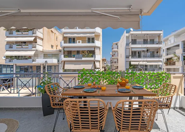 Luxurious Coastal Retreat In Central Glyfada
